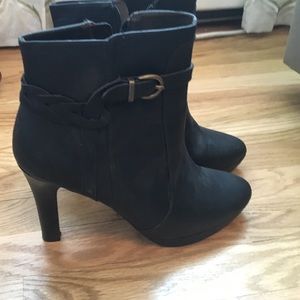 New! Never worn! Banana republic booties