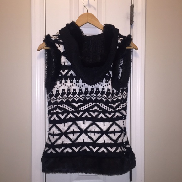 Hooded Sweater Vest - Picture 2 of 4