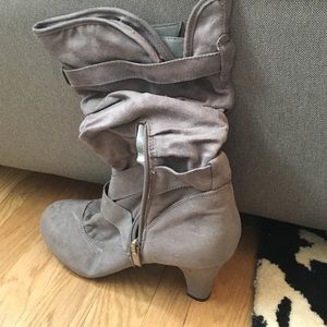 Slouch boots