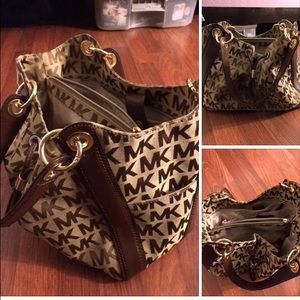 Michael Kors MK Signature Tote