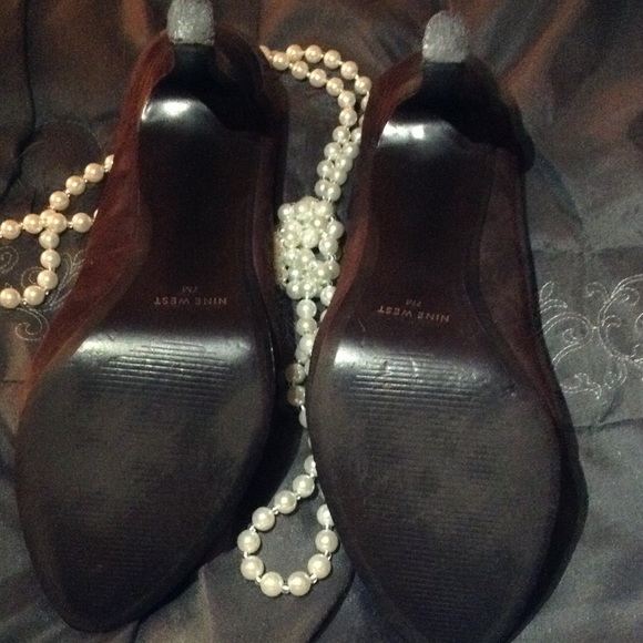 Nine West Suede Peep Toe Heels size 7 - Picture 4 of 4