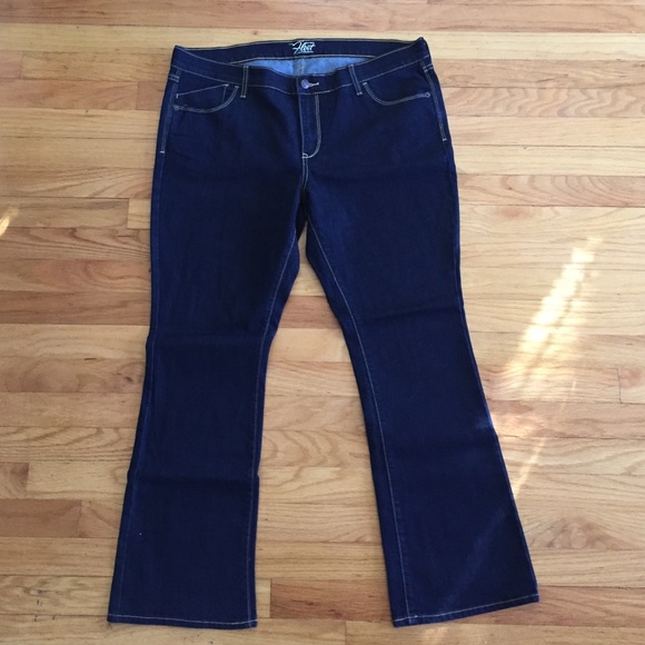 46 off Old Navy Denim Old Navy Petite Flirt Bootcut Jeans from