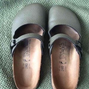 Ladies Birkenstocks Birki's Size 6.5 Gray