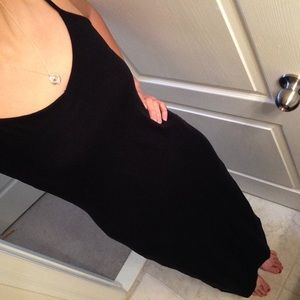 Black Form-Fitting Maxi Dress!