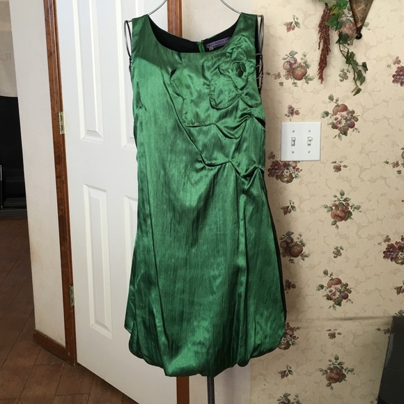 Emerald Green Dress - Picture 1 of 3