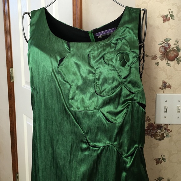 Emerald Green Dress - Picture 2 of 3