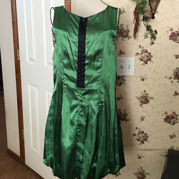 Emerald Green Dress - Picture 3 of 3