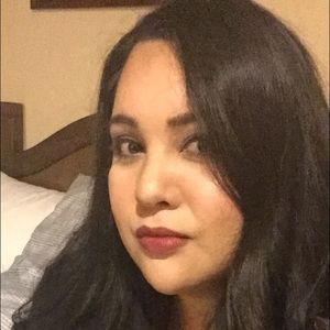 Meet your Posher, Adrianna