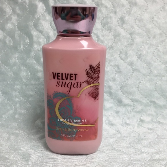 BNWT VELVET SUGAR LOTION