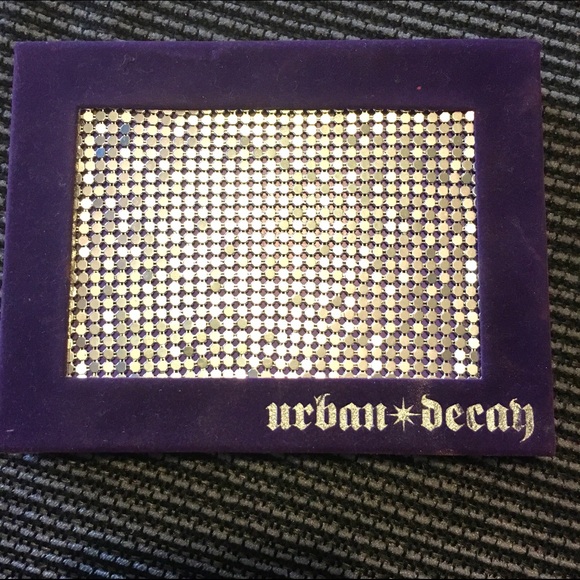 Urban Decay deluxe shadowbox palette