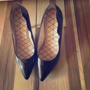 Black Chinese laundry pumps