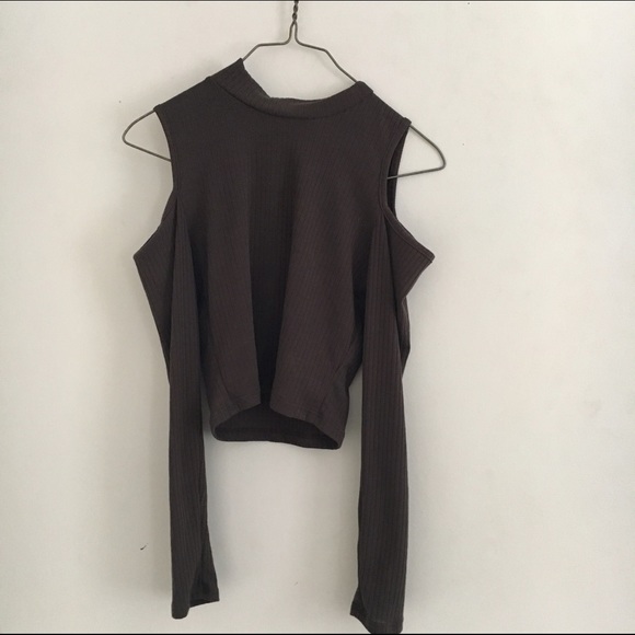 Cold Shoulder Crop Top