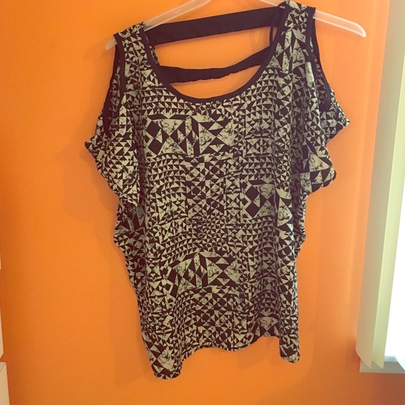 Open shoulder, open back top - Picture 1 of 2