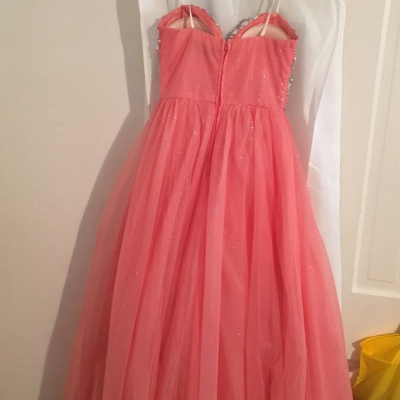 2016 Prom/Formal Dress - Picture 3 of 4