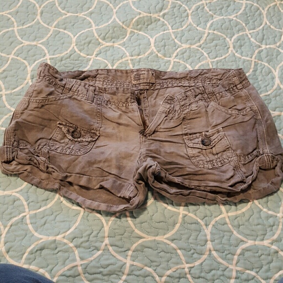 American Eagle cargo shorts