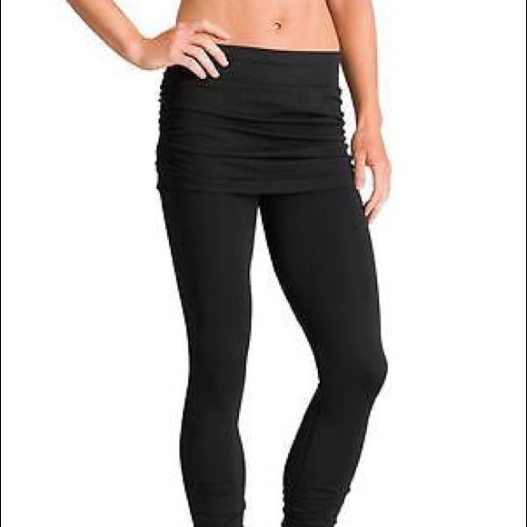 ATHLETA* black seamless skirt with leggings NWOT