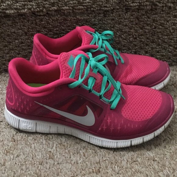 Nike Shoes - Nike Free Run 5.0