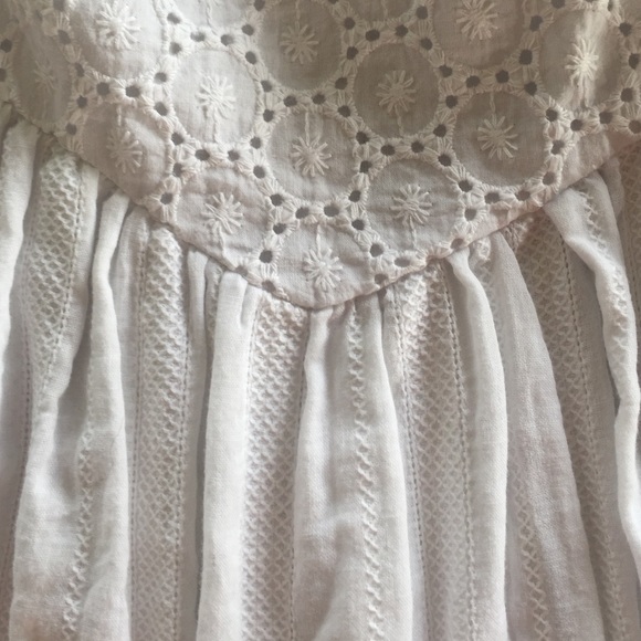 *Bundle sale* White corset dress - Picture 3 of 4