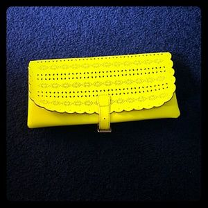 Yellow clutch