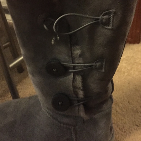 Gray UGGS - Picture 3 of 4