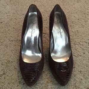 Jessica Simpson snakeskin pumps