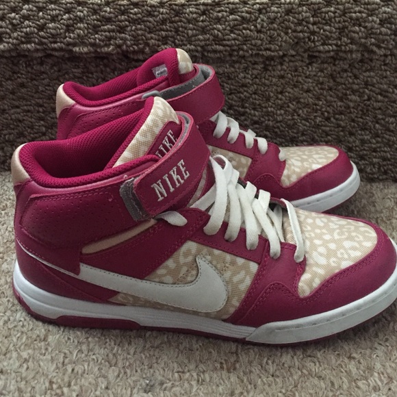 ✖️SOLD✖️Custom Nike High Tops