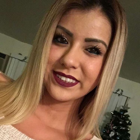 👑 meet your posher! - Picture 3 of 3