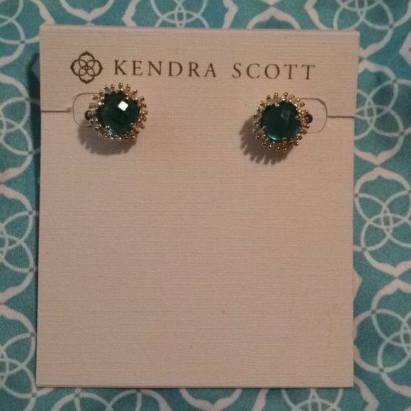 NWT Kendra Scott Carly Stud