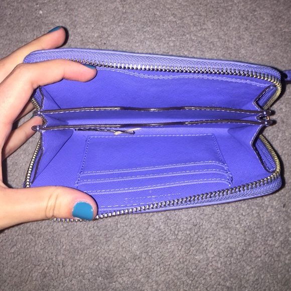 Michael Kors wristlet - Picture 3 of 4