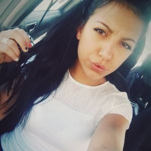 Meet your Posher, Eva