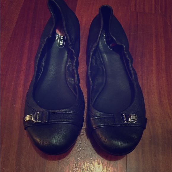 COACH flexible ballet flats size 6