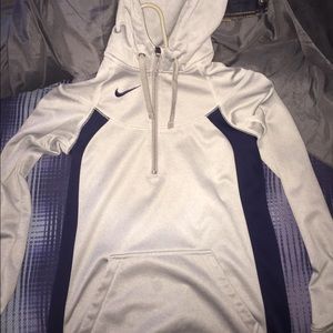 Brand new nike sweatshirt TRADE RESERVED