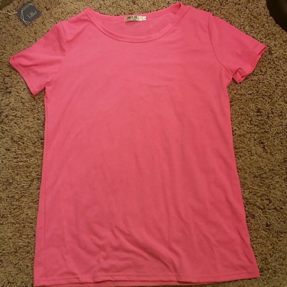 Loose fitting, short-sleeved shirt