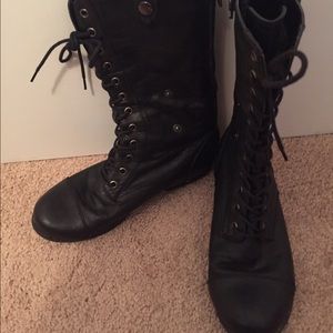 Combat boots