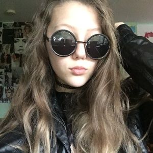 Meet your Posher, Ami