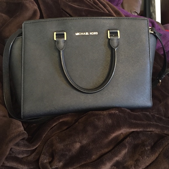 MK LARGE BLACK SELMA