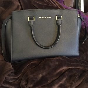 MK LARGE BLACK SELMA