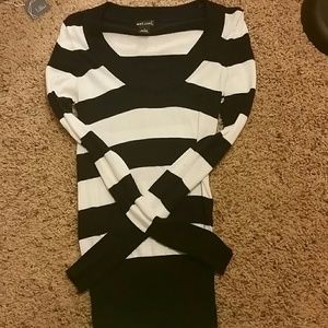 Long-sleeved  sweater