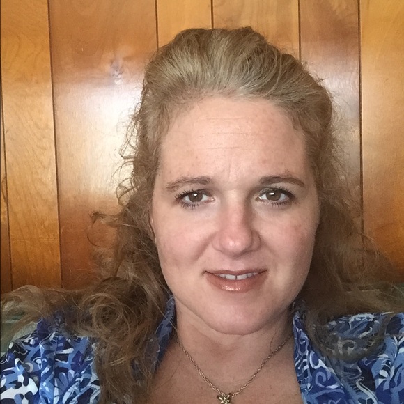 Meet your Posher, Jennifer - Picture 1 of 1