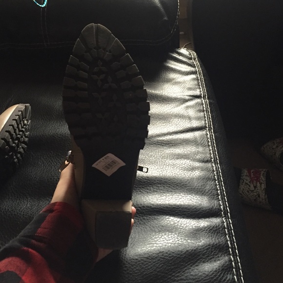 Paige bootys - Picture 2 of 4