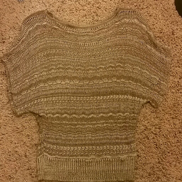 Knit short-sleeved sweater