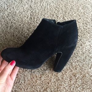 Steve Madden black booties