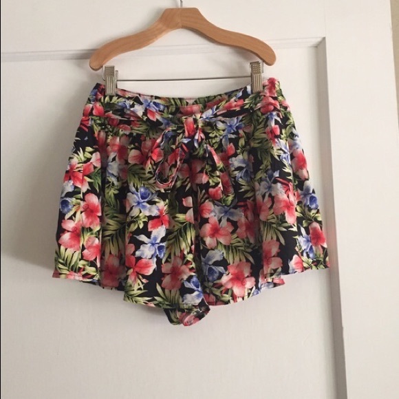 Floral loose fitting shorts.
