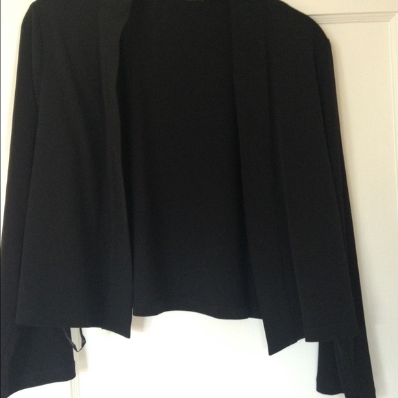 Black Lightweight bolero jacket. NWT