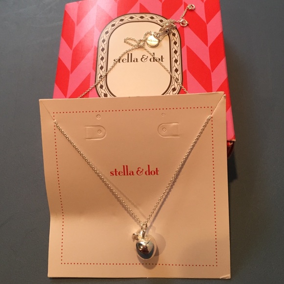 Stella & dot "Apple of my Eye" necklace