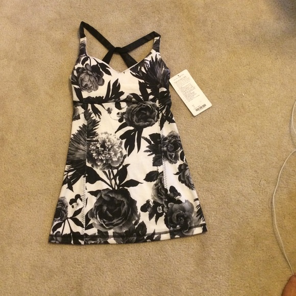 Lululemon tank