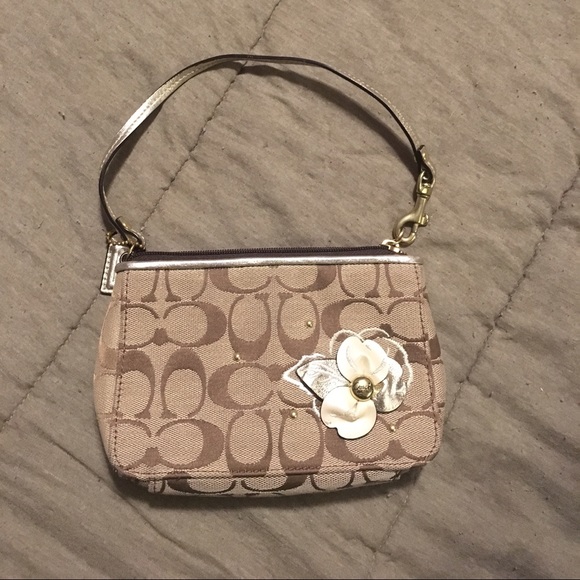 Coach wristlet - Picture 1 of 3
