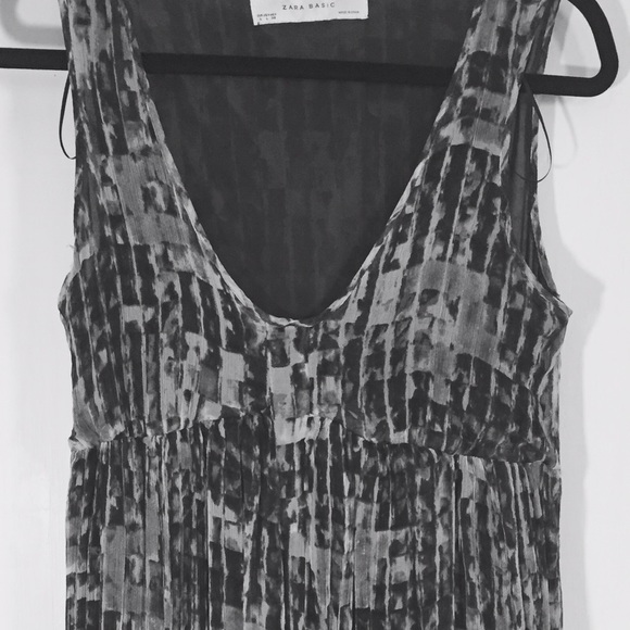 Zara Basic Dress - Picture 2 of 3