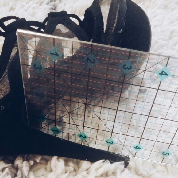 Sold | Addtl pictures for high heels - Picture 3 of 4