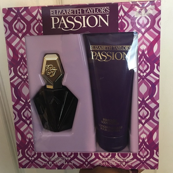 Elizabeth Taylor's Passion perfume and body lotion - Picture 1 of 1